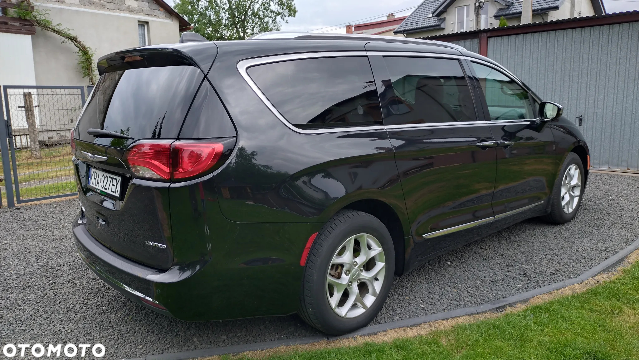 Chrysler Pacifica - 5