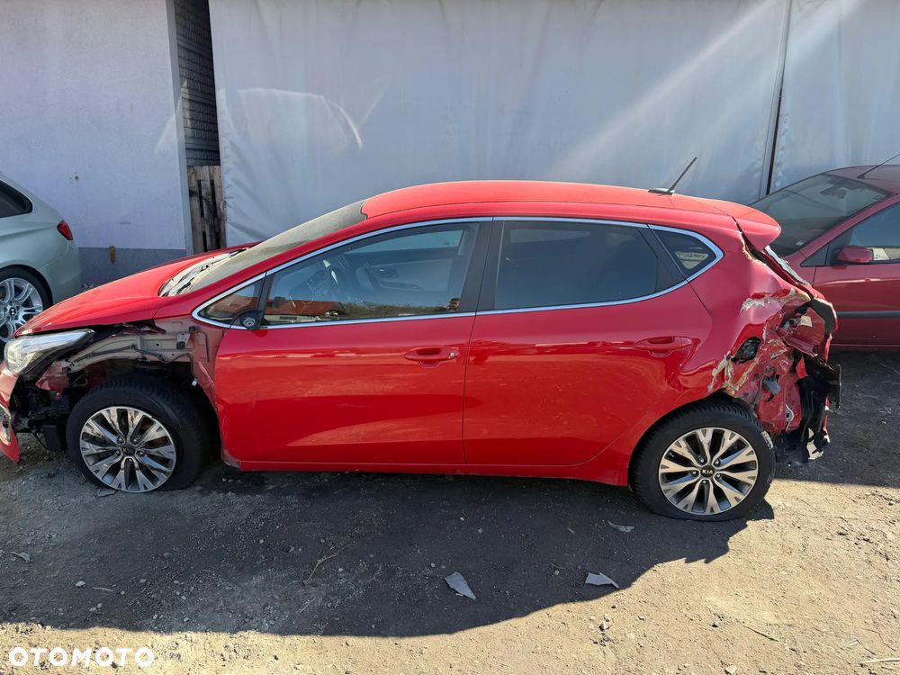 Kia Ceed 1.6 CRDi 136 ISG Vision - 2