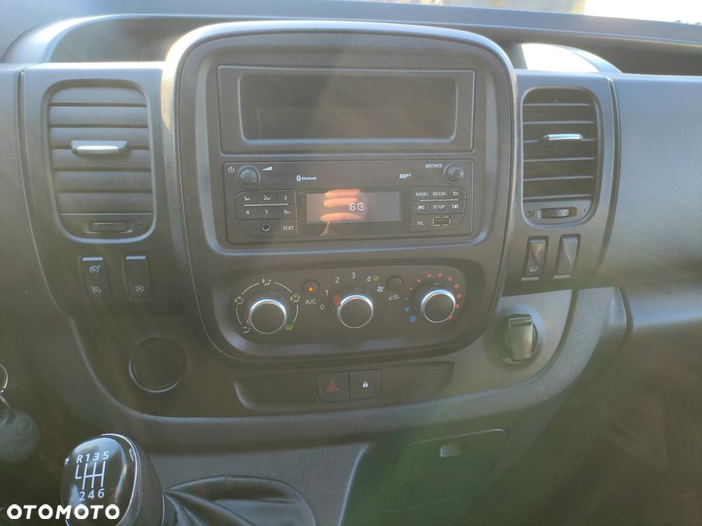 Renault TRAFIC 2020r 2,0 DCI 120KM L1H1 EURO VI DUBEL DRZWI - 17