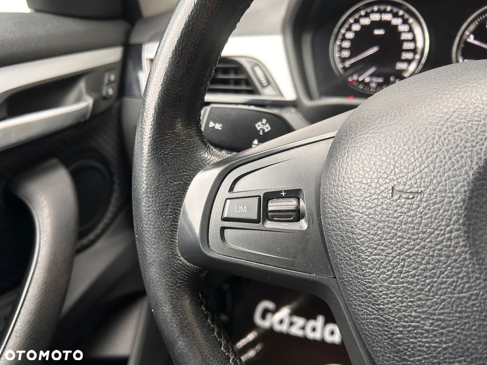 BMW X1 sDrive18d - 22