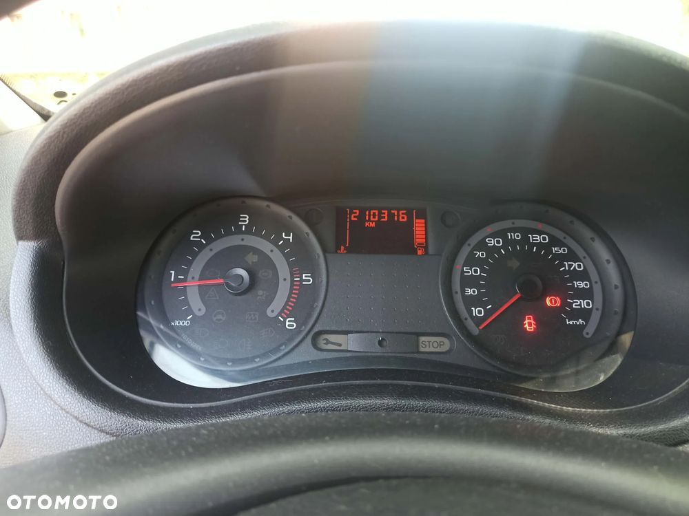 Renault Clio 1.5 dCi Authentique - 8