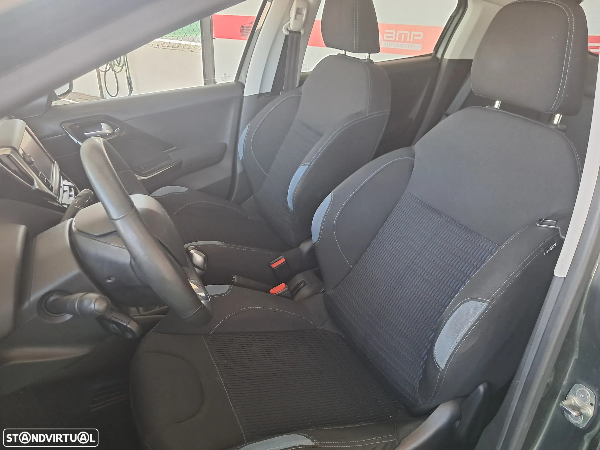 Peugeot 208 1.2 PureTech Allure - 11