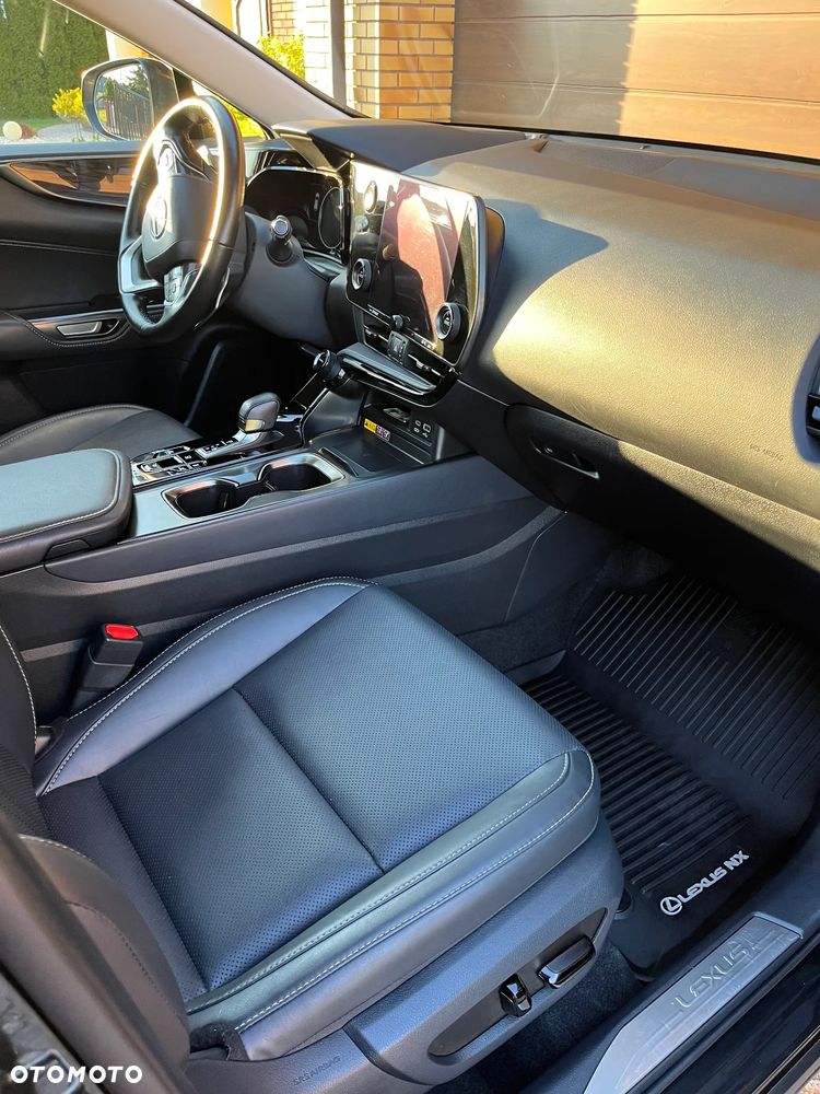 Lexus NX - 7