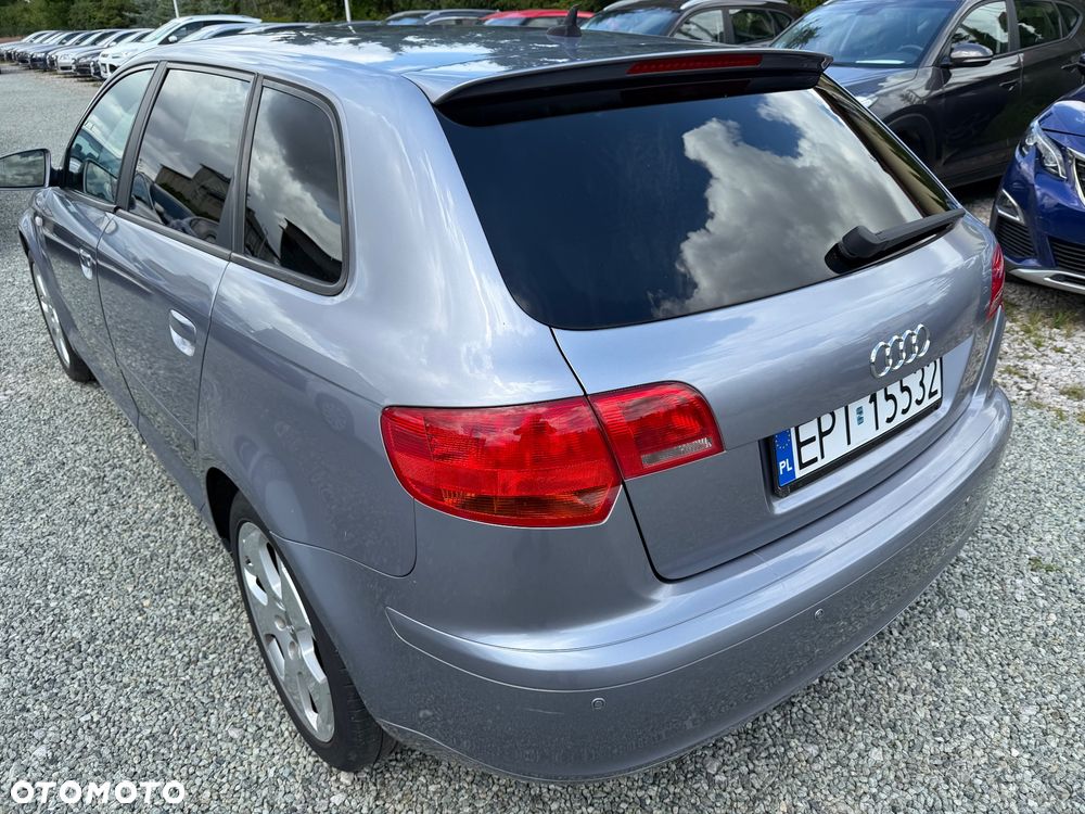 Audi A3 Sportback 1.6 S line Sportpaket plus - 13