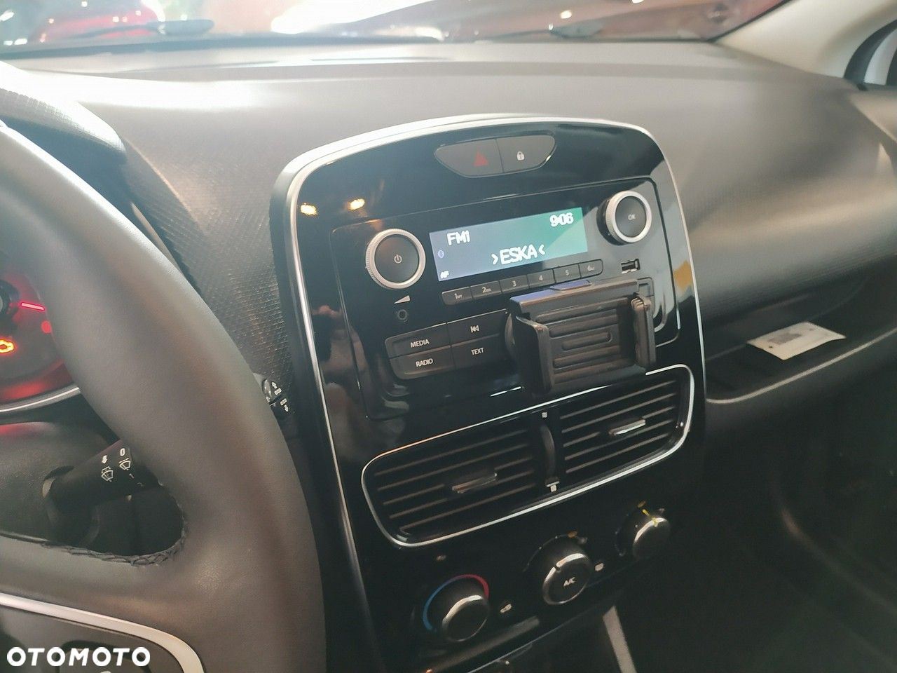 Renault Clio 1.2 16V Limited EU6 - 4