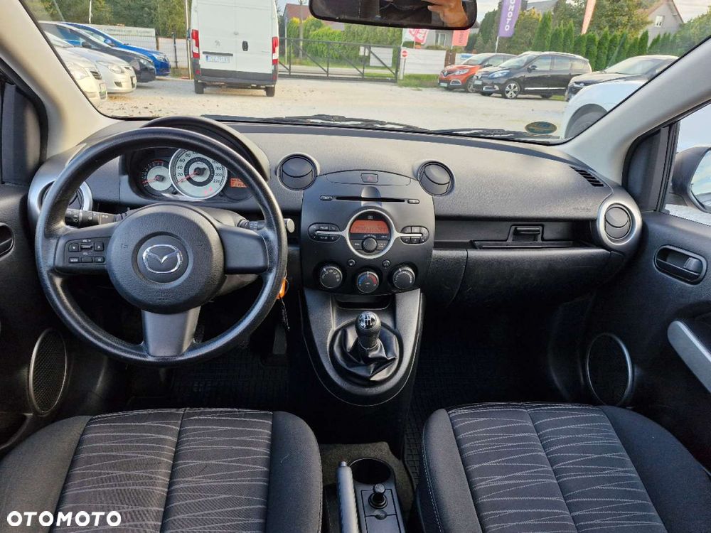 Mazda 2 - 24