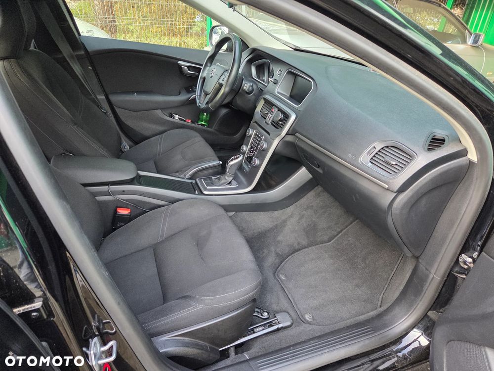 Volvo V40 T2 Drive-E Momentum - 32