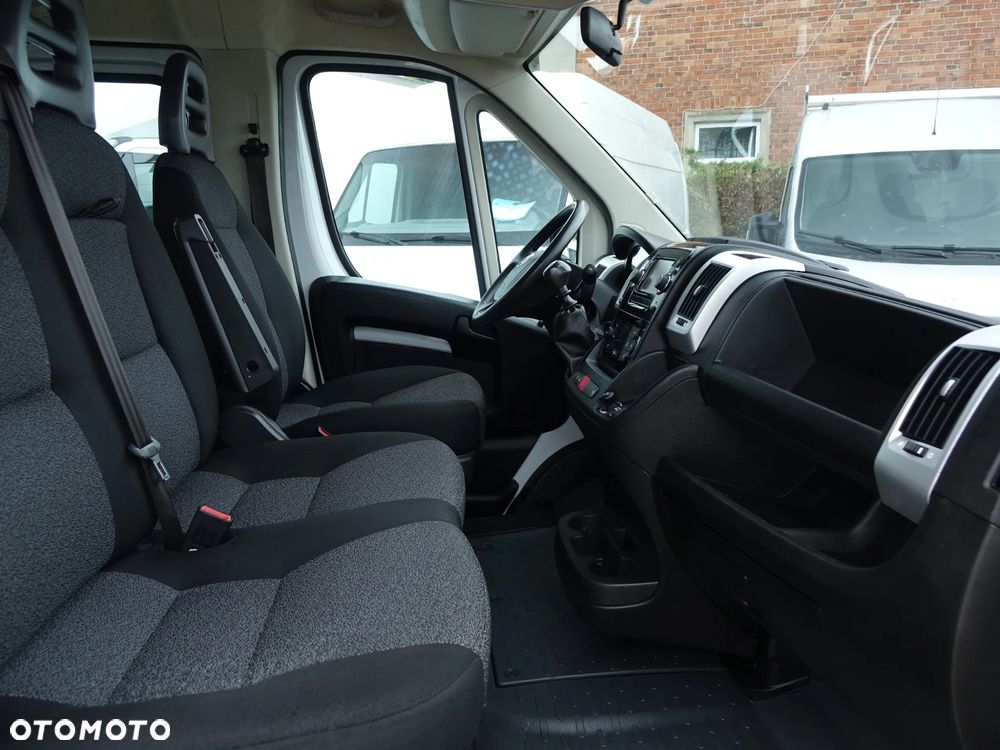 Fiat Ducato 7-osobowy 2.3 160KM DOKA brygadówka MAŁY PRZEBIEG - 9