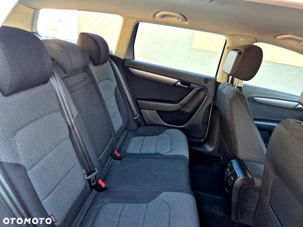Volkswagen Passat 1.6 TDI BlueMotion Technology Comfortline - 33