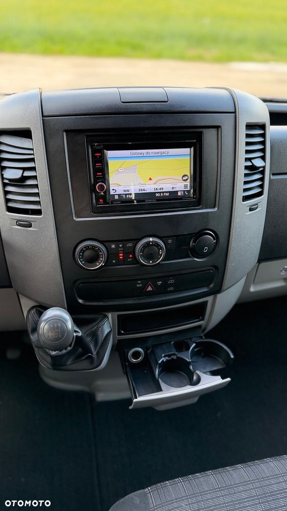 Mercedes-Benz Sprinter - 12