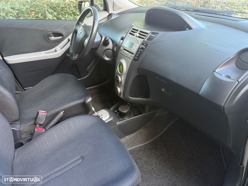 Toyota Yaris 1.0 VVT-i Sol High Pack MMT VSC+TRC - 4