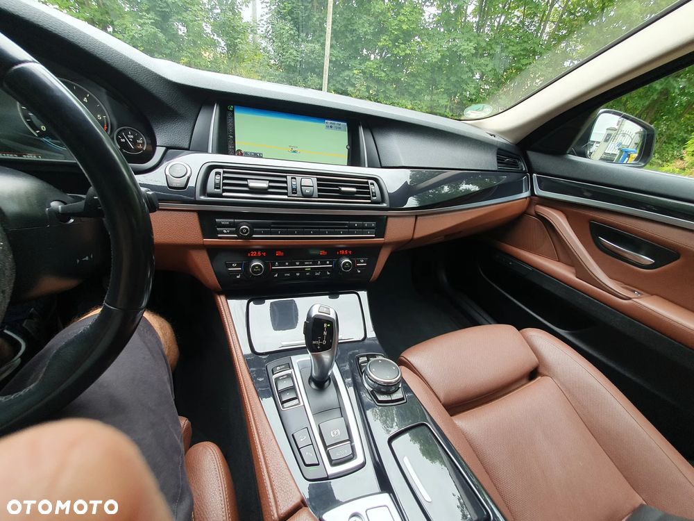BMW Seria 5 525d xDrive Luxury Line - 18