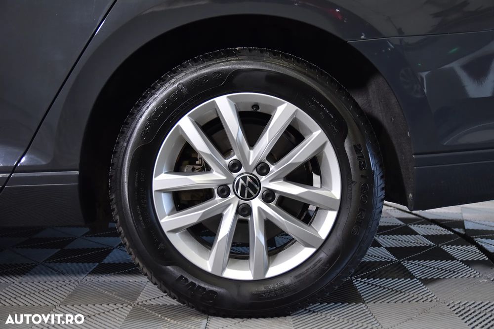 Volkswagen Passat - 13