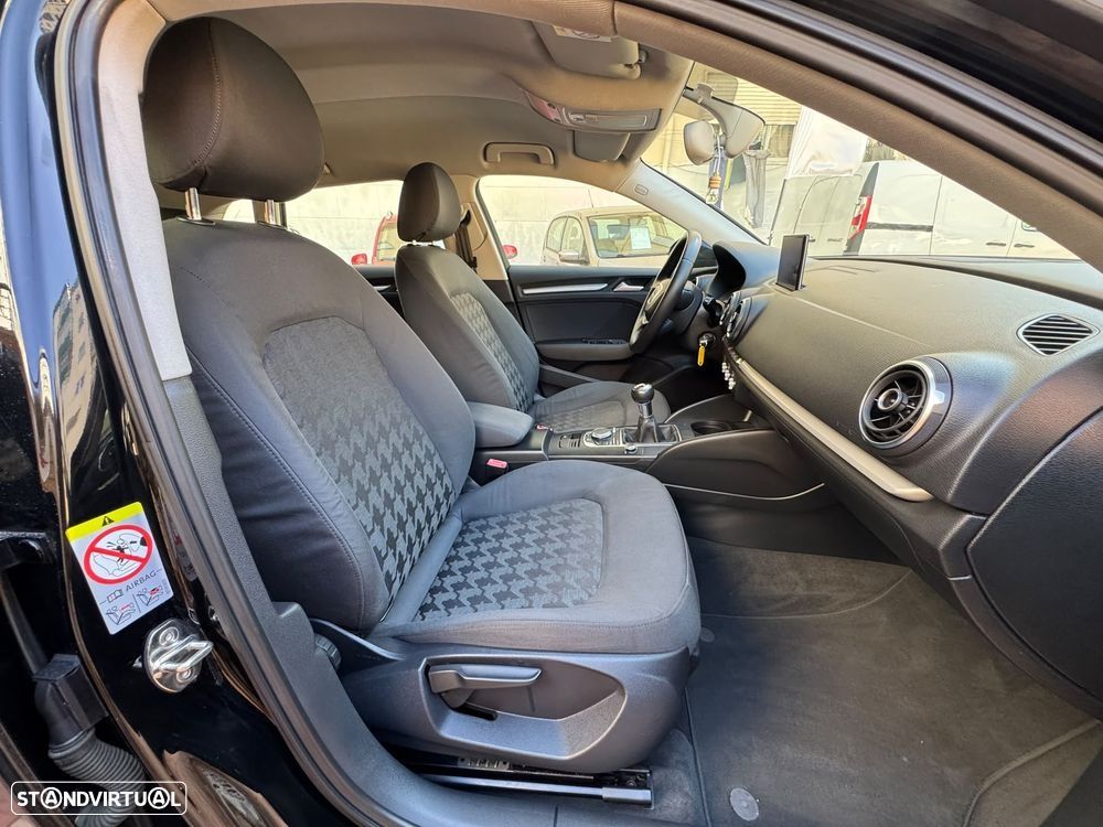 Audi A3 Sportback 1.6 TDI Attraction - 14