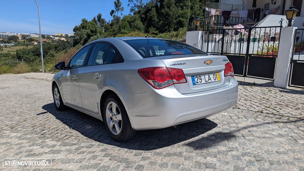 Chevrolet Cruze 1.6 LS - 7