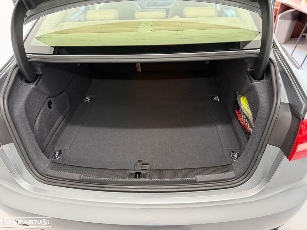 Audi A6 3.0 TDi V6 Exclusive Multitronic - 34