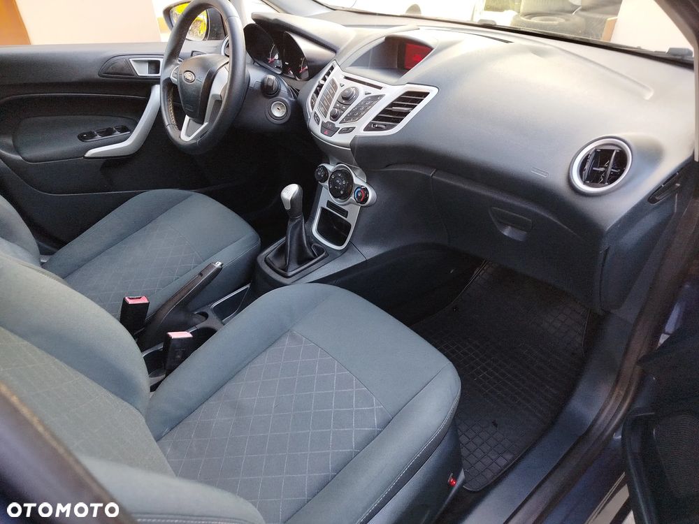 Ford Fiesta 1.25 Titanium EU5 - 6