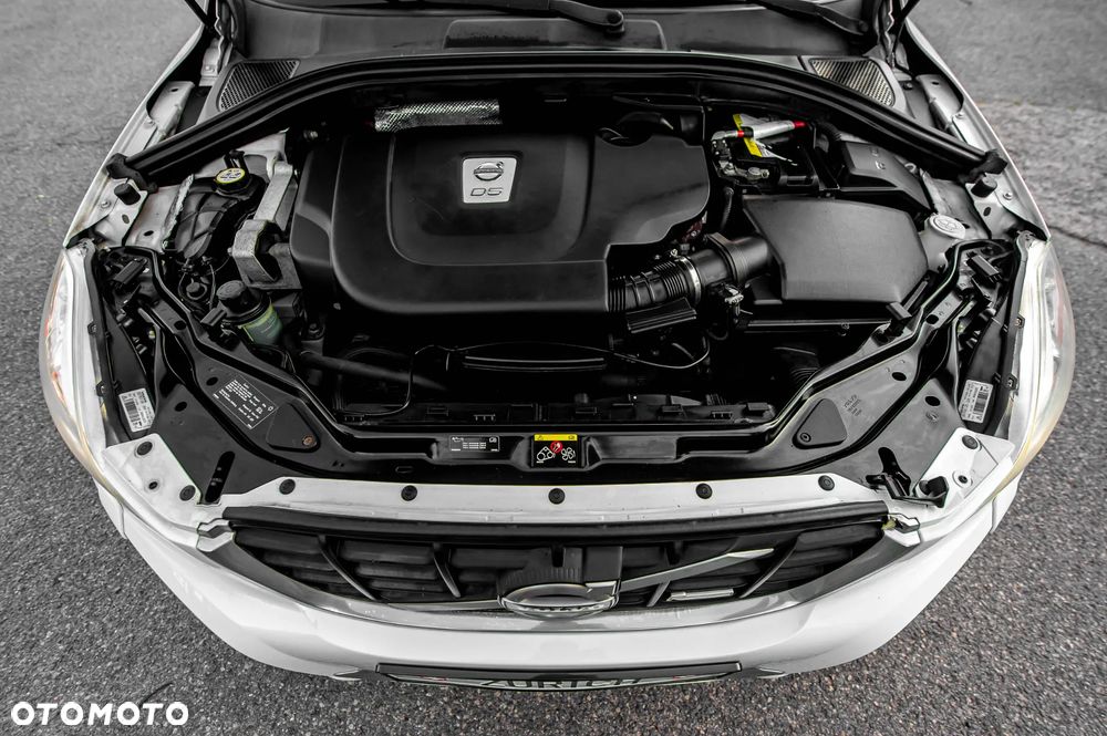 Volvo XC 60 D5 AWD RDesign - 36