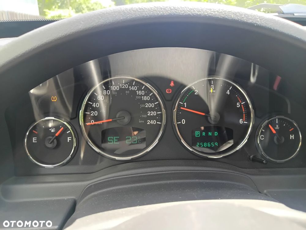 Jeep Cherokee - 11