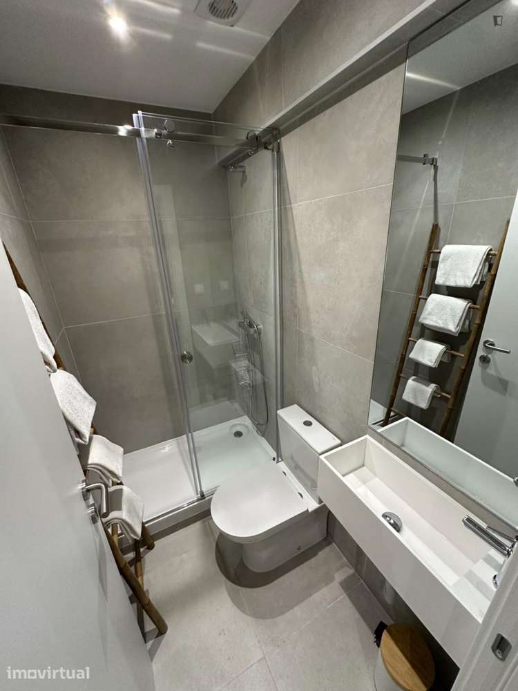 Quarto - localizado em Almada Lisbon - Grande imagem: 2/15