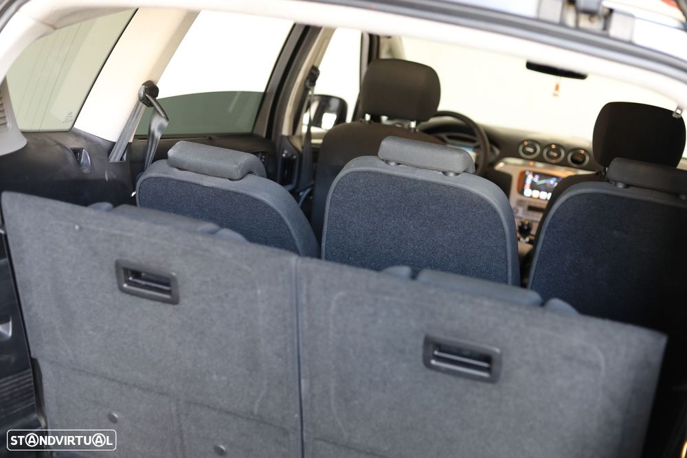 Ford S-Max 2.0 TDCi Titanium 7L - 23
