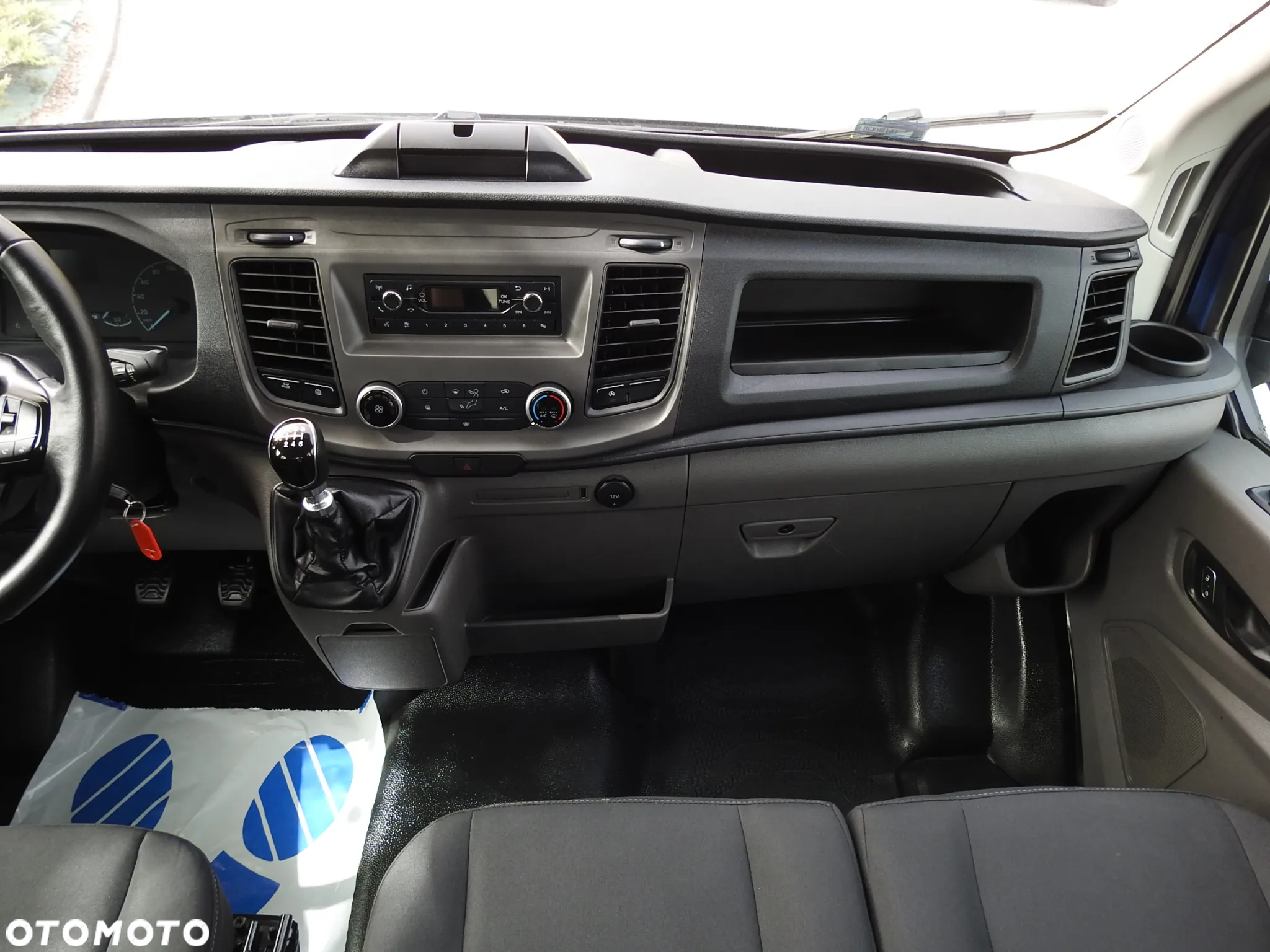 Ford TRANSIT SKRZYNIA PODWÓJNA KABINA DOKA 7 MIEJSC TEMPOMAT KLIMATYZACJA LEDY 130KM [ L06334 ] - 28