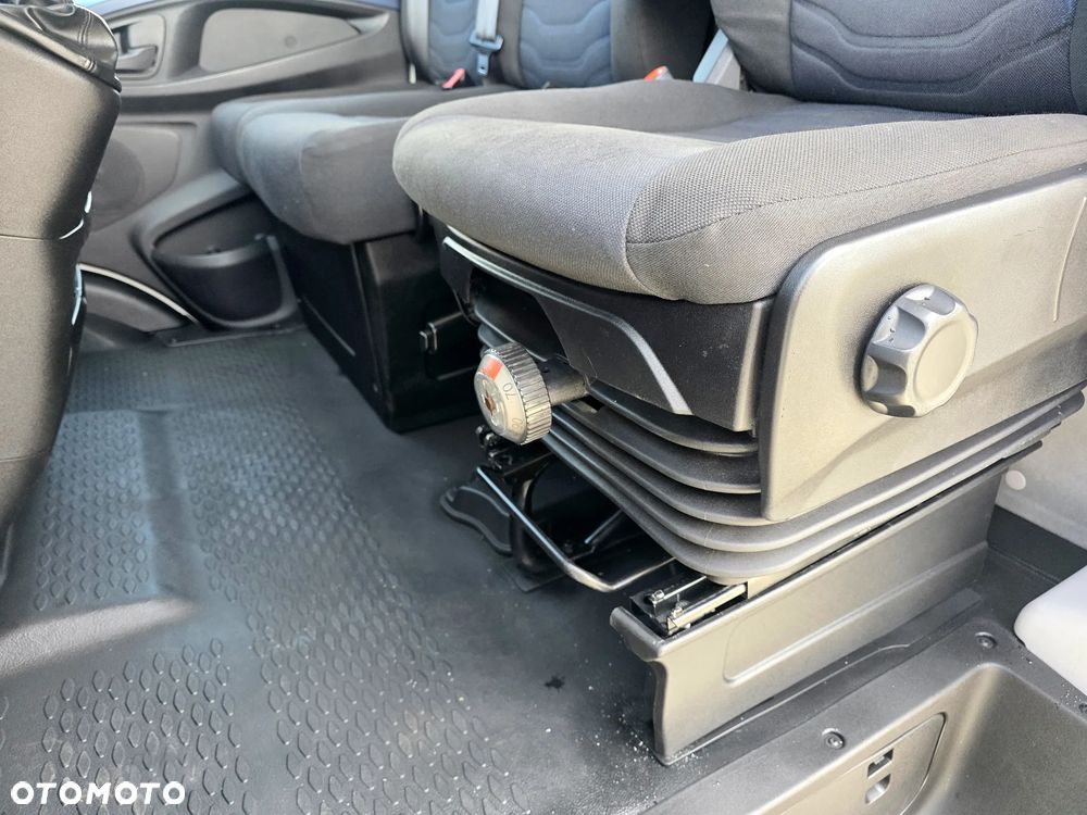 Iveco IVECO 35-180 3.0 HPI 180 KONNY KONTENER 4.2 M WINDA KLIMA 8 BIEGÓW HIMATIC WEBASTO BLIŹNIAKI DO 3.5 T WINDA - 12
