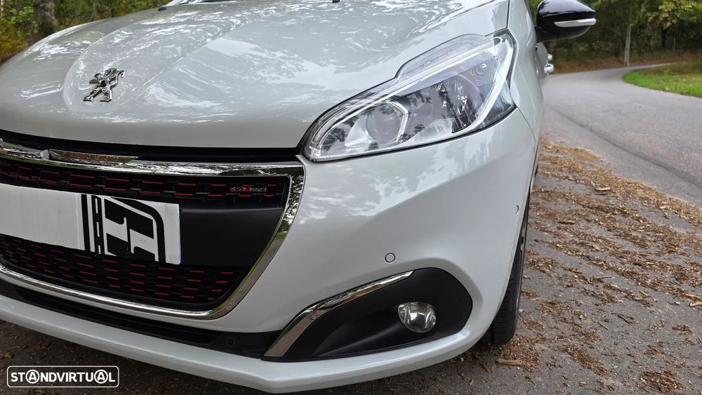 Peugeot 208 1.6 BlueHDi GT Line - 18