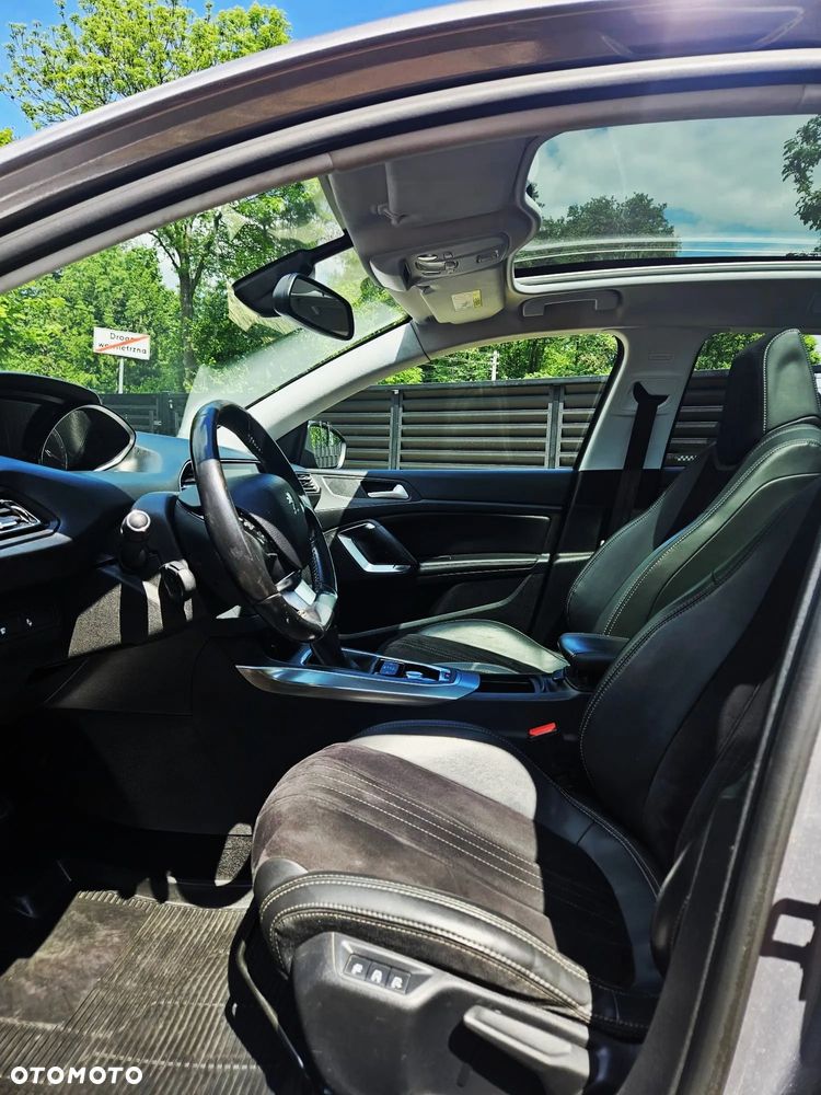 Peugeot 308 - 8