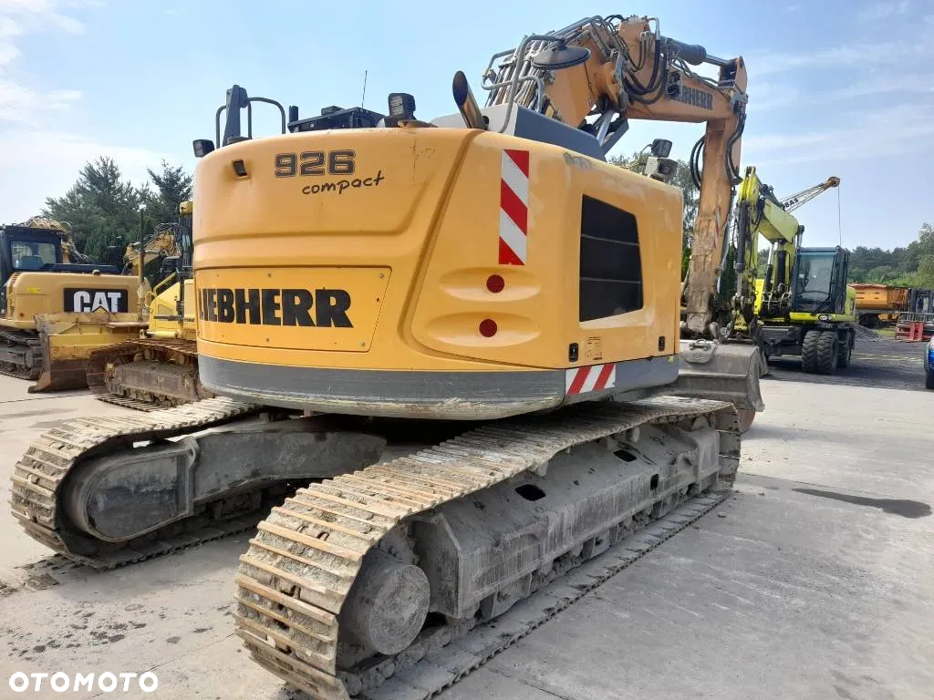 Liebherr R926 Compact - 3