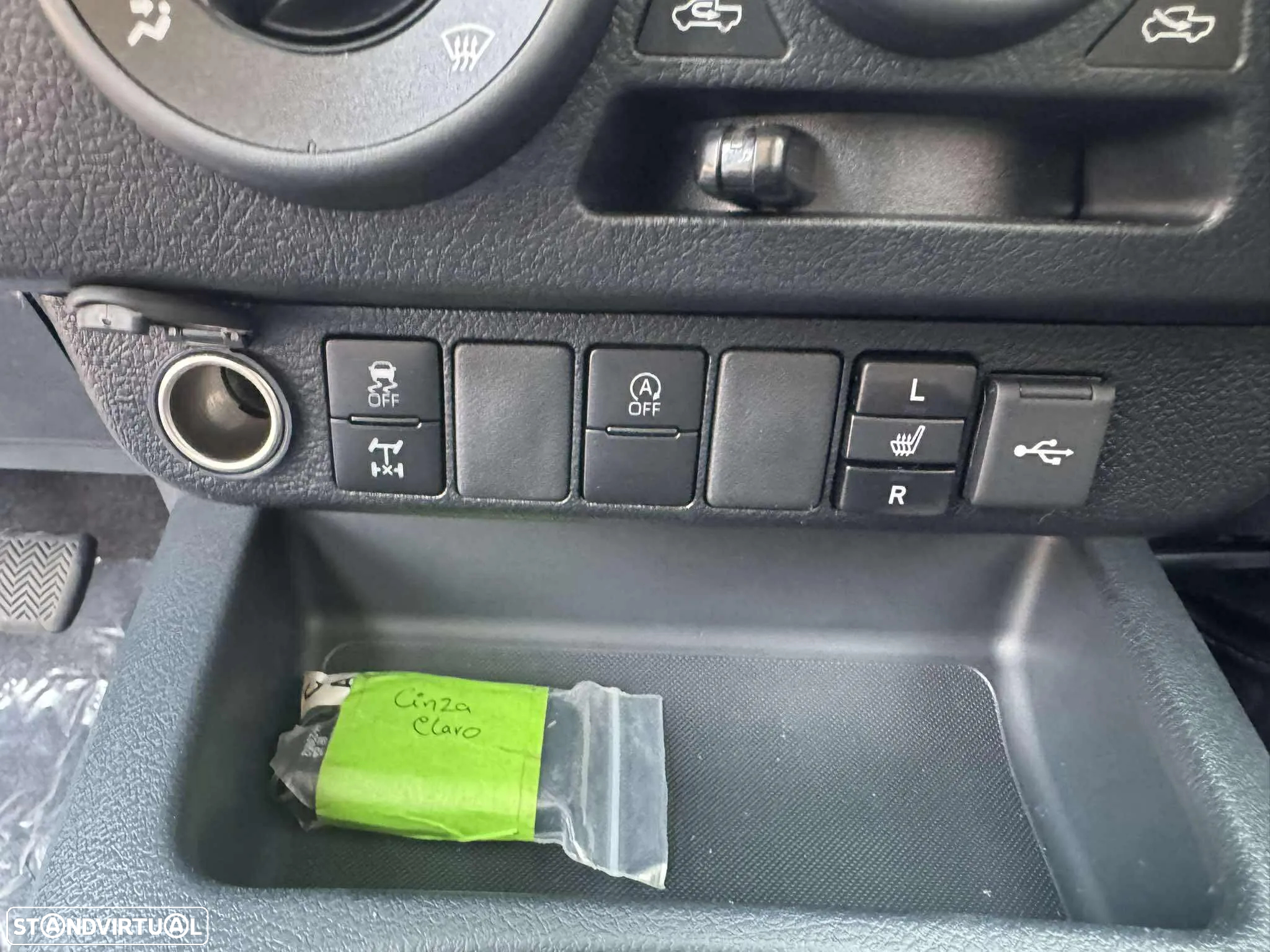 Toyota Hilux 4x4 Cabine Dupla Duty - 23