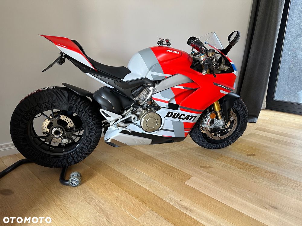 Ducati Panigale V4S - 2