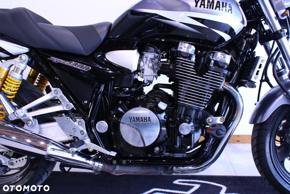 Yamaha XJR - 24