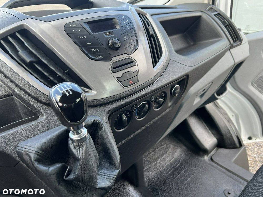 Ford Transit - 12