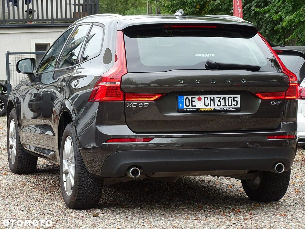 Volvo XC 60 D4 AWD Momentum - 11