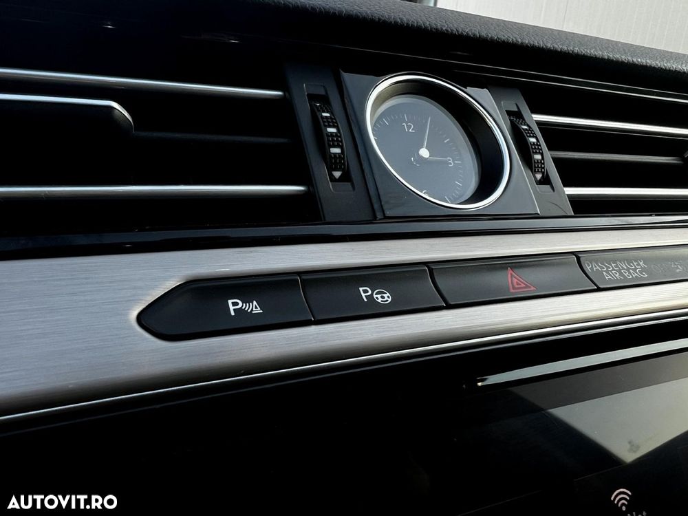 Volkswagen Passat - 25