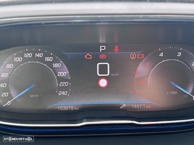 Peugeot 3008 1.5 BlueHDi Allure Pack EAT8 — fotografia 17