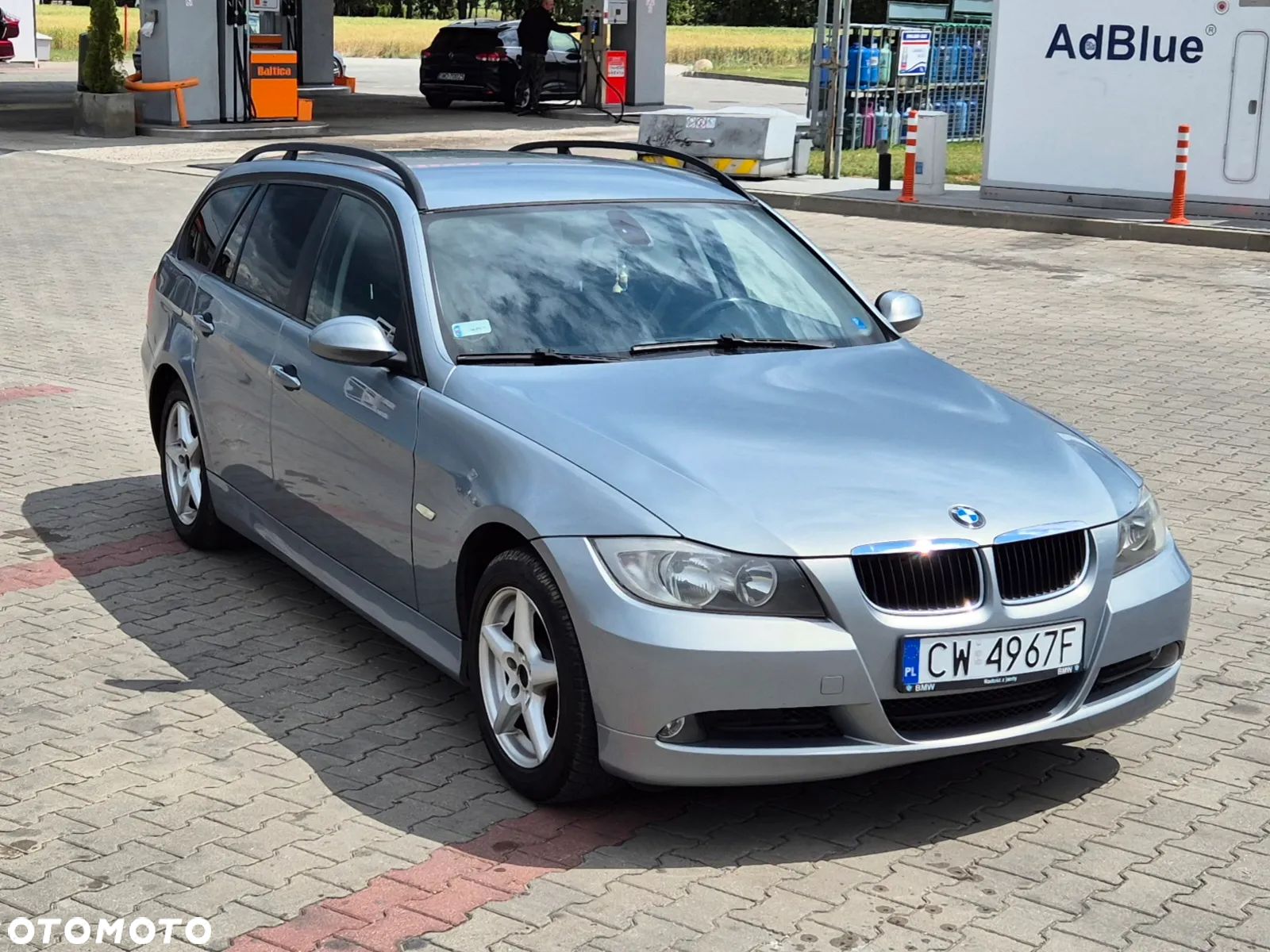 BMW Seria 3 320i Touring - 1