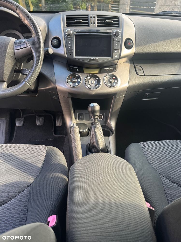 Toyota RAV4 2.2 D-4D Premium - 10
