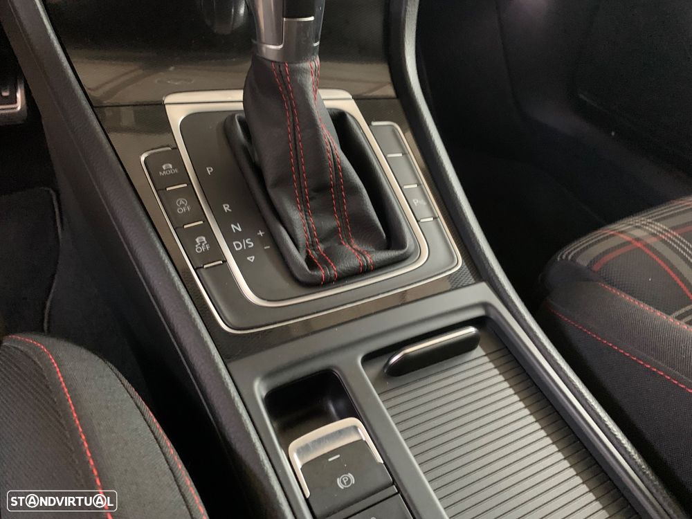 VW Golf 2.0 TSi GTi DSG Performance - 14