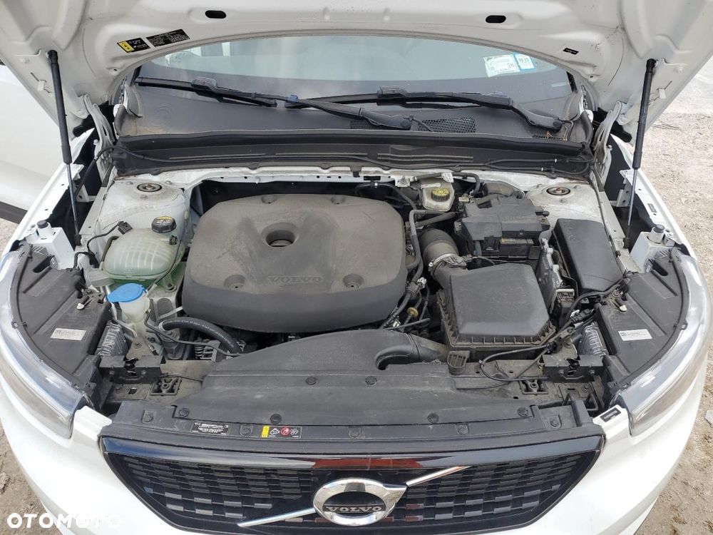 Volvo XC 40 T5 AWD R-Design - 11