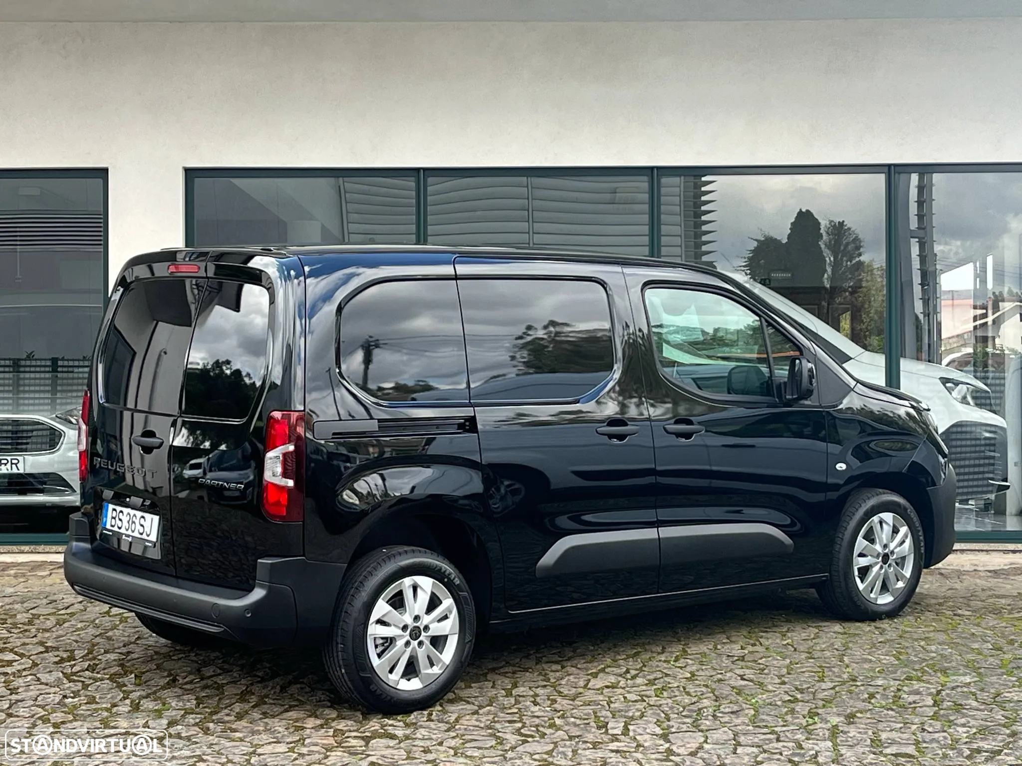 Peugeot Partner Standard 1.5 BlueHDi 130cv EAT8 (caixa automática) - 4