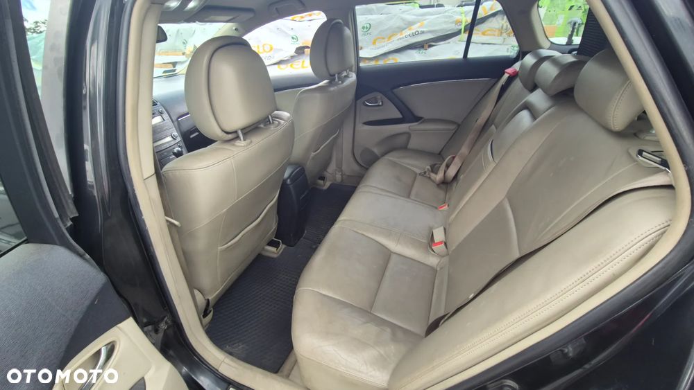 Toyota Avensis - 10