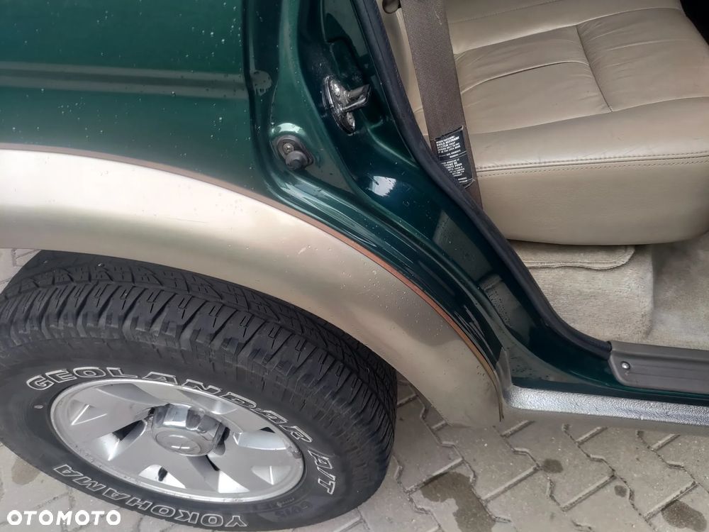 Mitsubishi Pajero Sport - 10