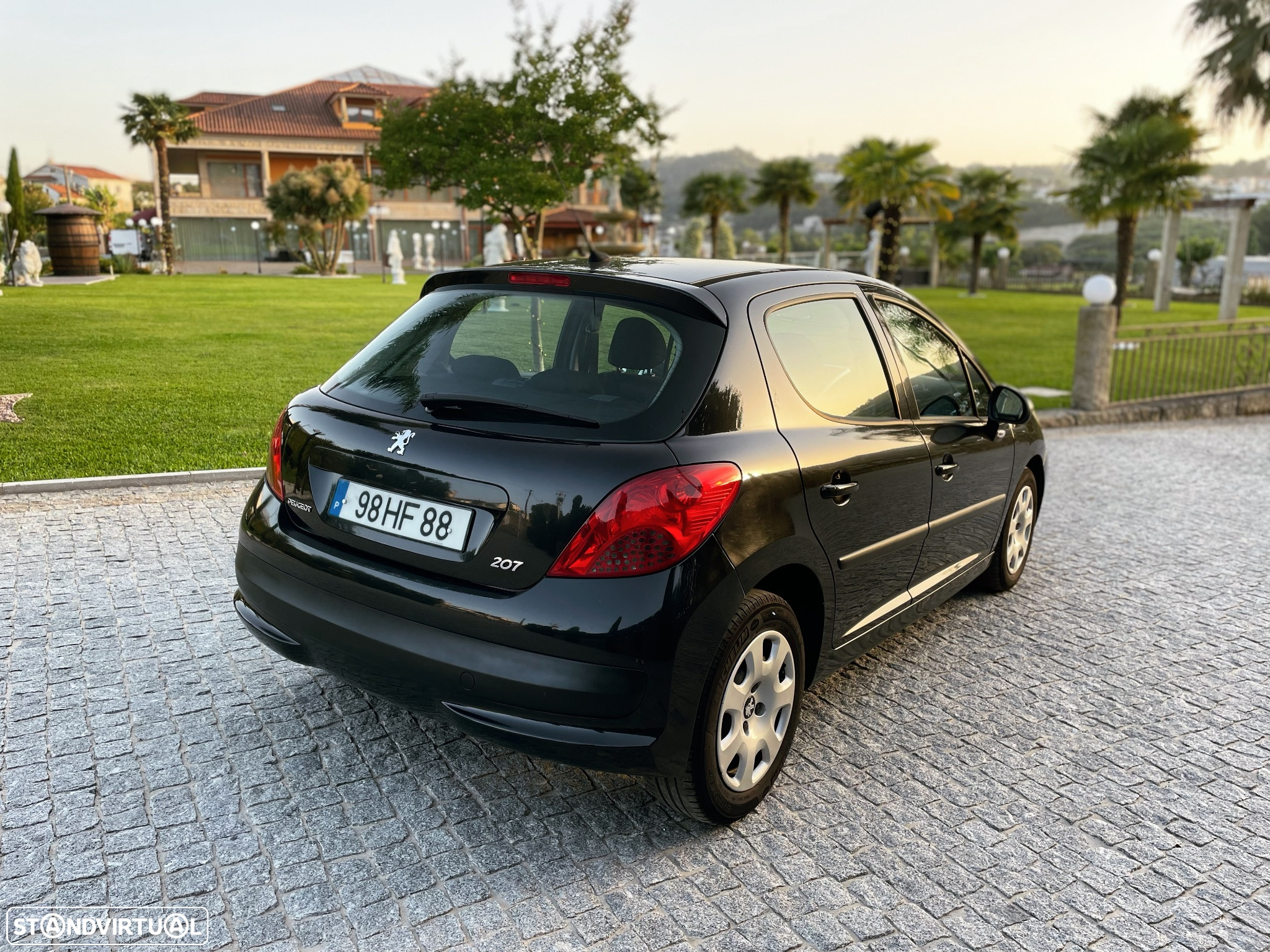 Peugeot 208 - 11
