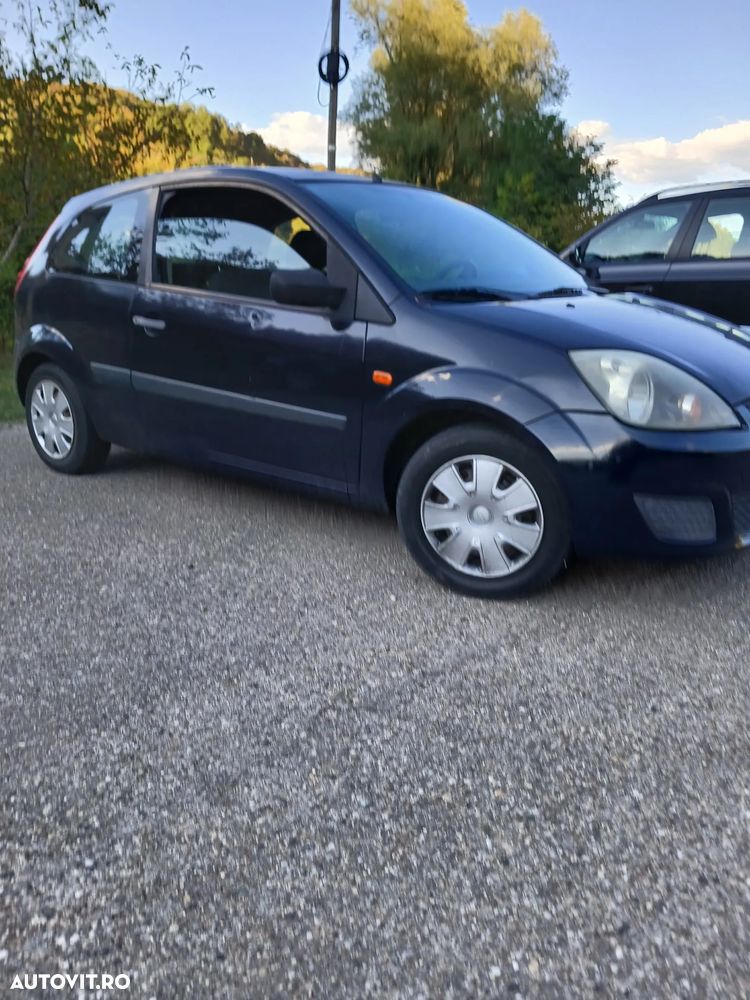 Ford Fiesta 1.3i - 2