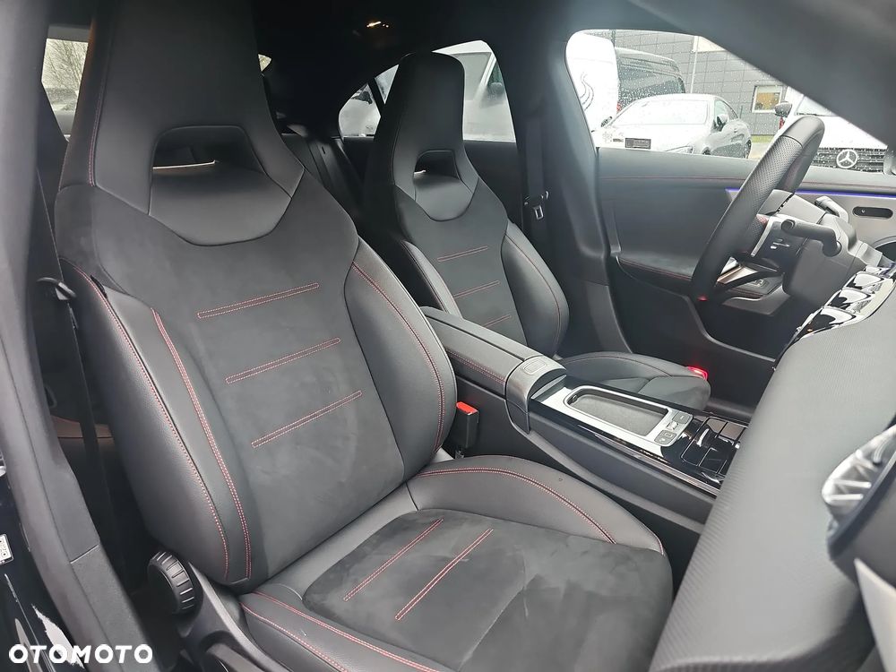 Mercedes-Benz CLA 200 4Matic 8G-DCT AMG Line - 13