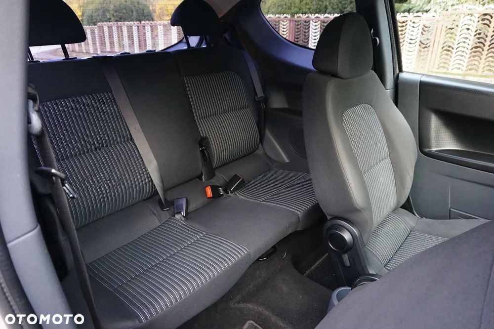 Mitsubishi Colt - 37