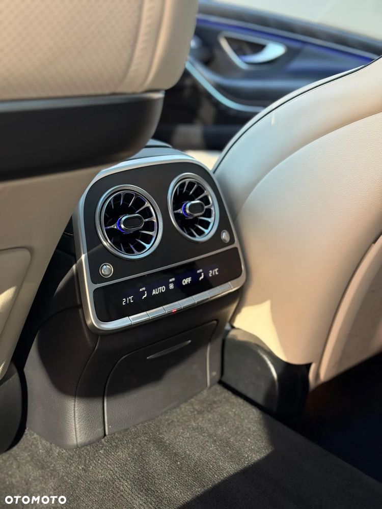 Mercedes-Benz Klasa S 560 4-Matic L 9G-TRONIC - 16