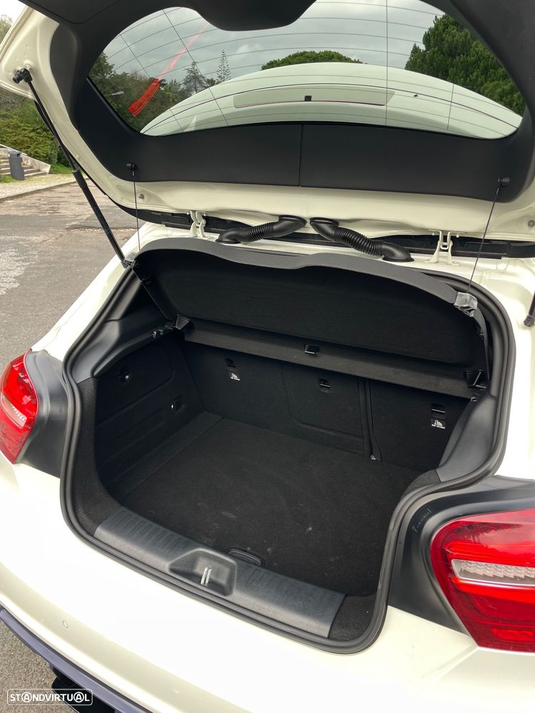 Mercedes-Benz A 45 AMG 4Matic Speedshift 7G-DCT - 12